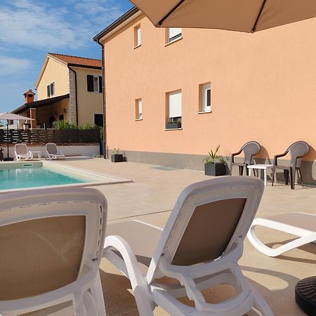 Apartments Oleander Lovrecica-Residence With Pool Eksteriør billede