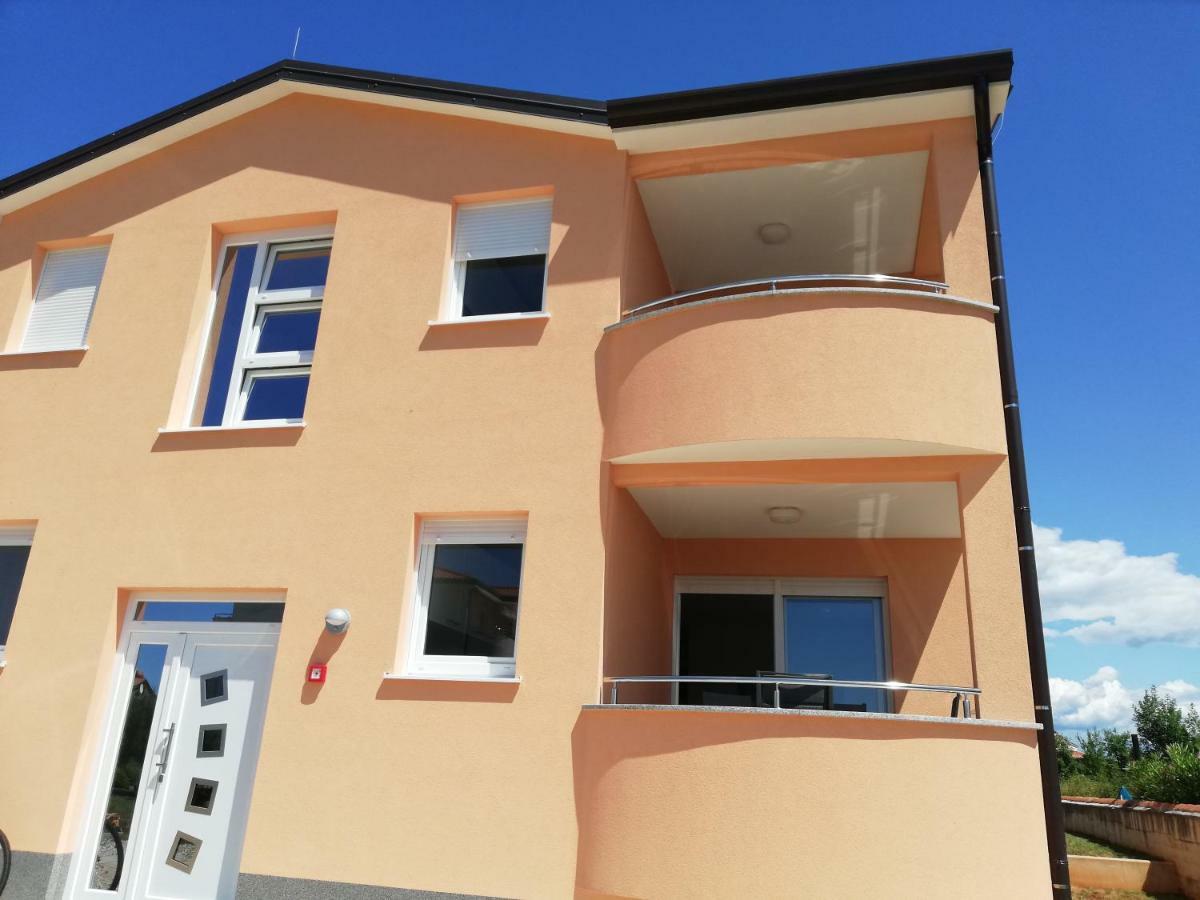 Apartments Oleander Lovrecica-Residence With Pool Eksteriør billede